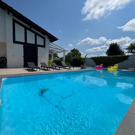 Avec Piscine Anglet Proche Duree Sejour Sept Nuitees Et Biarritz