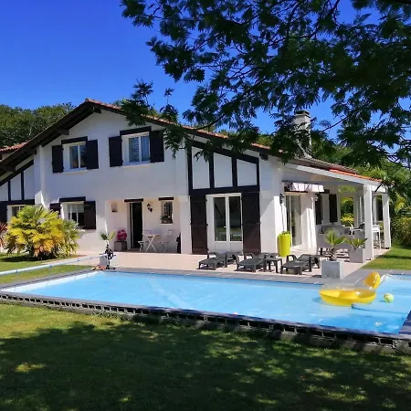 Avec Piscine Anglet Proche Duree Sejour Sept Nuitees Et *